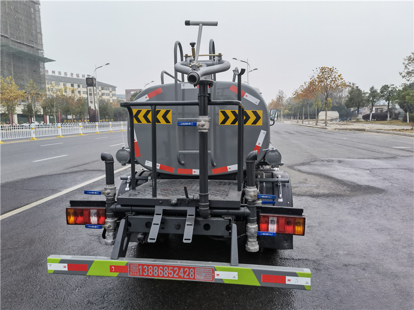 �|Դ�|�L18����