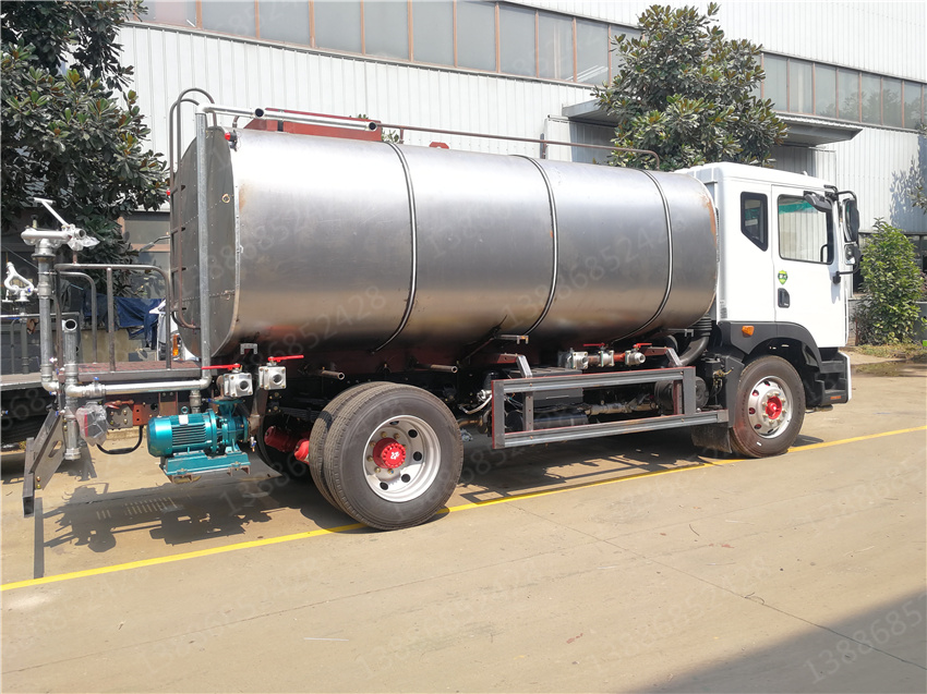 湖北盈通汽車途逸掃路車